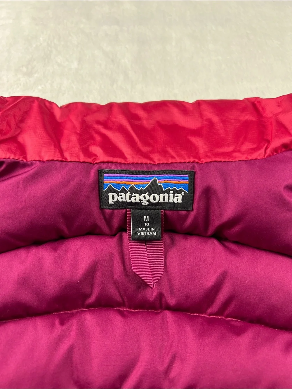Patagonia Girls Down Sweater Vest Puffer Girls MEDIUM (10)